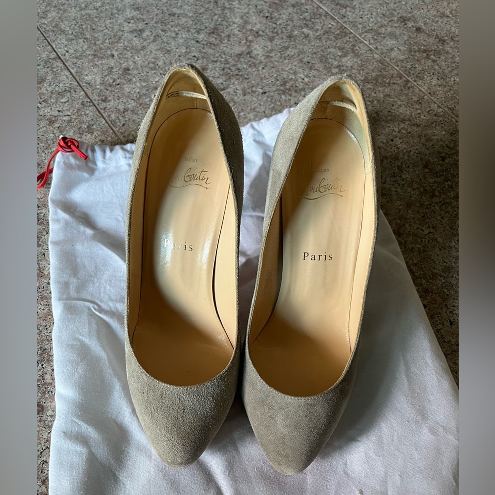 Christian Louboutin Grey suede pumps - Picture 3 of 7